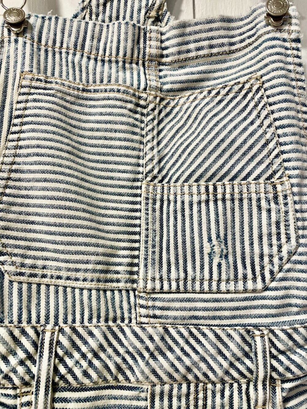 We The Free Ziggy Denim Shortalls Blue & White Stripe Distressed Size XS - Picture 5 of 8